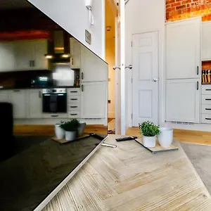 Spacious Centre Lace Market Apartment